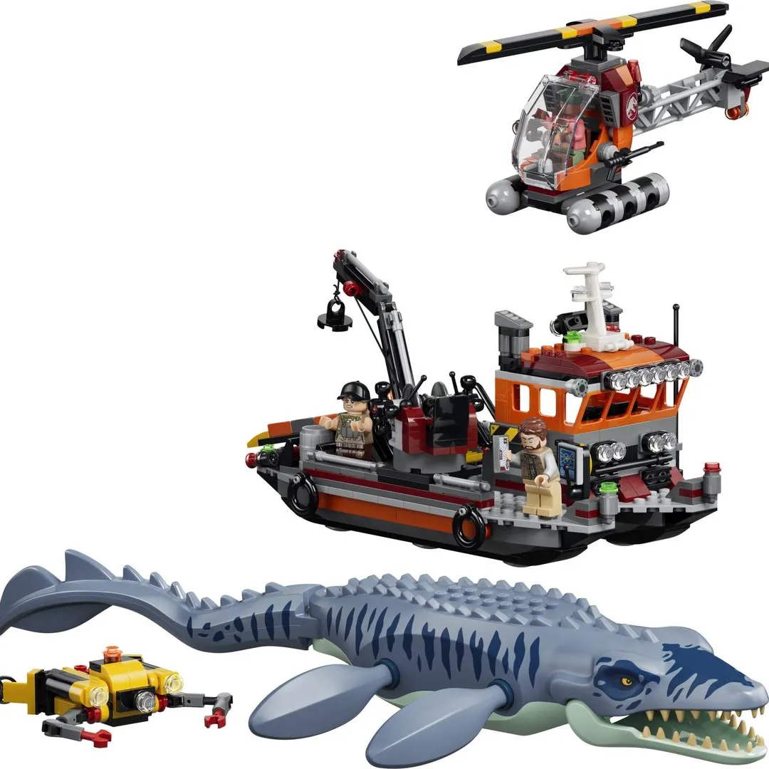 Mosasaurus Dinosaur Boat Attack