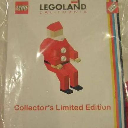 Sitting Santa (Legoland California)