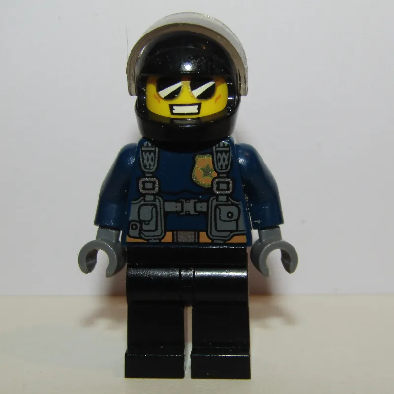 Duke DeTain, Black Helmet with Visor