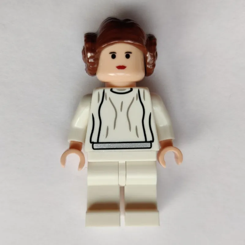 Princess Leia, White Robe, Reddish Brown Hair