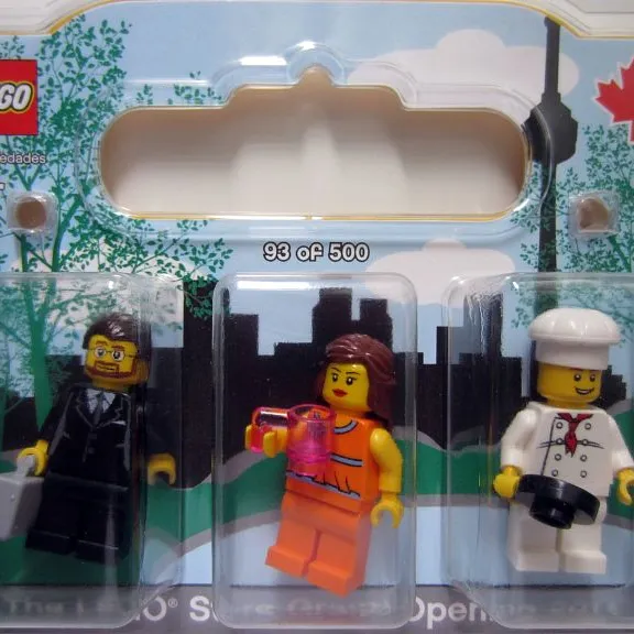 LEGO Store Grand Opening Exclusive Set, Fairview Mall, Toronto, ON, Canada