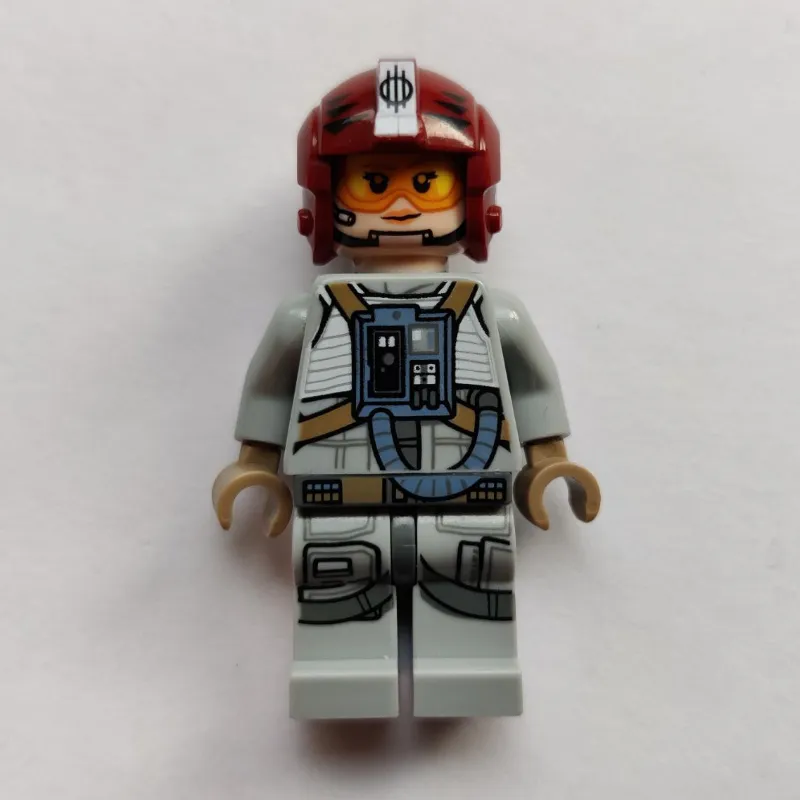 Sandspeeder Pilot, Dark Red Helmet
