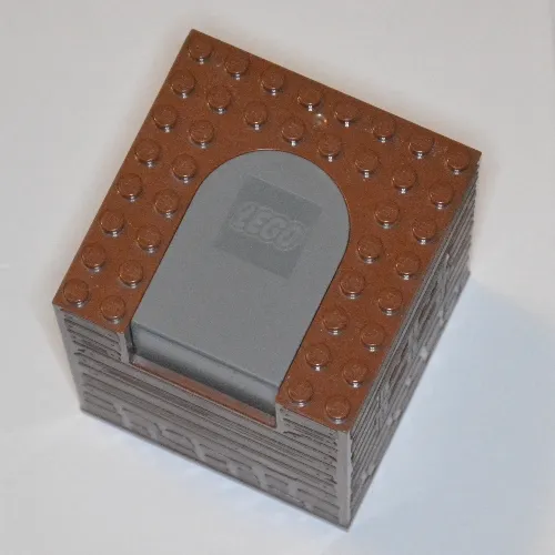 Box 8 x 8 x 8 with Dark Bluish Gray Switching Mechanism (Shrieking Shack) [Complete Assembly]