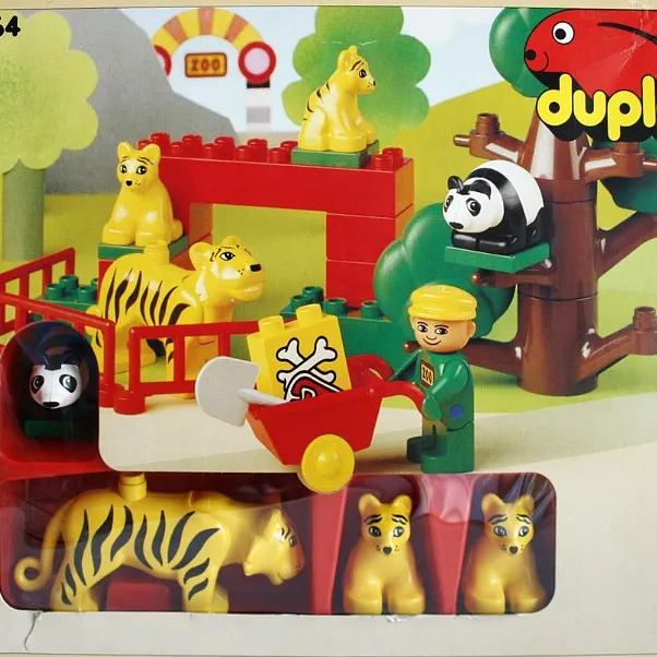 Tiger and Panda Family (Tiger Enclosure)