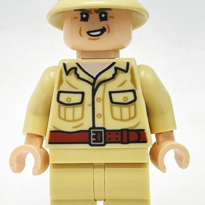 Rene Belloq, Tan Outfit