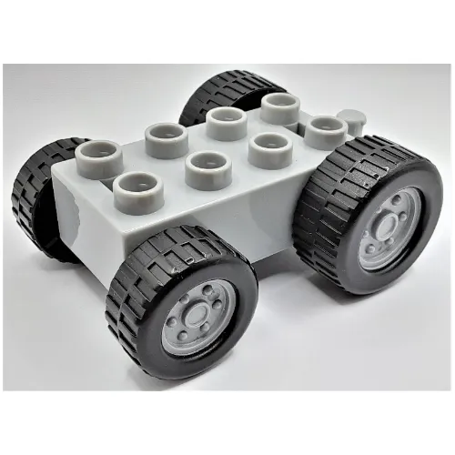 Duplo Car Base 2 x 4 Tractor with Front and Rear Wheels