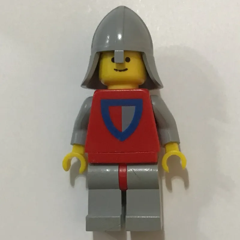 Knight (Halved Shield) - Light Gray Legs, Neck-Protector
