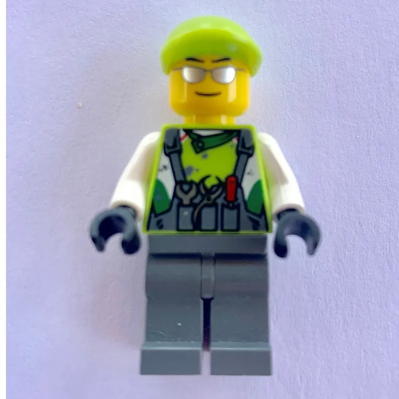 Crew Member Lime Torso, Dark Bluish Grey Legs 1
