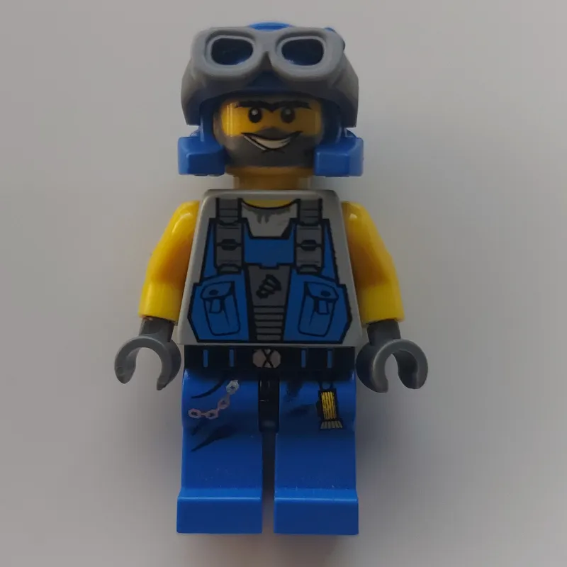 Duke, Blue with Yellow Arms, Goggles