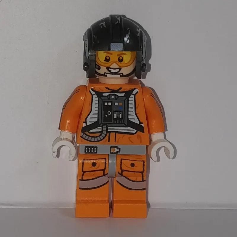 Zev Senesca / Snowspeeder Pilot with Pearl Dark Gray Helmet