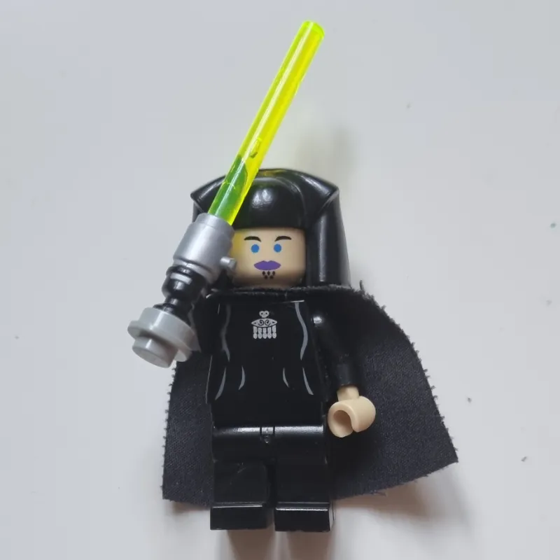 Luminara Unduli, Light-Up Lightsaber