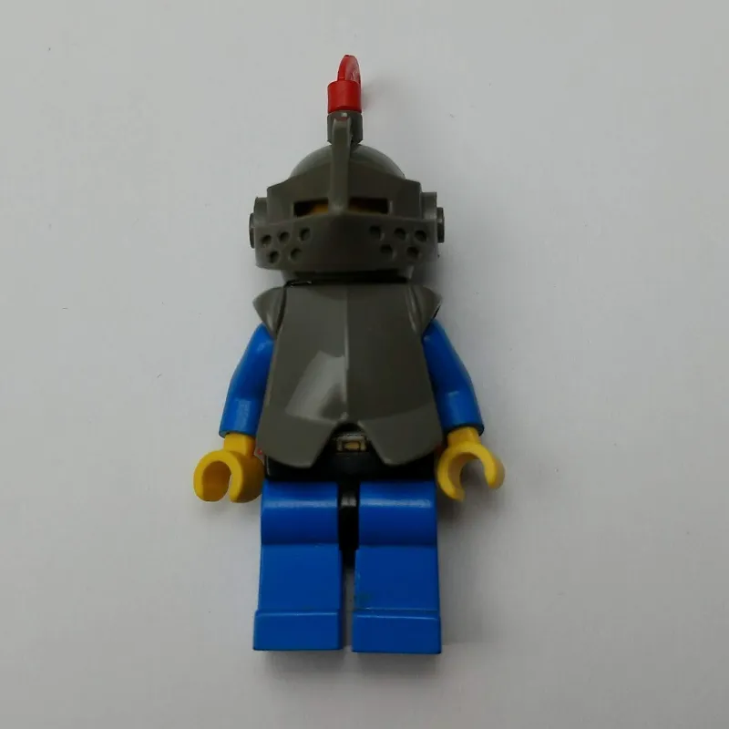 Knight (Breastplate on Red) - Blue Legs, Red Feather