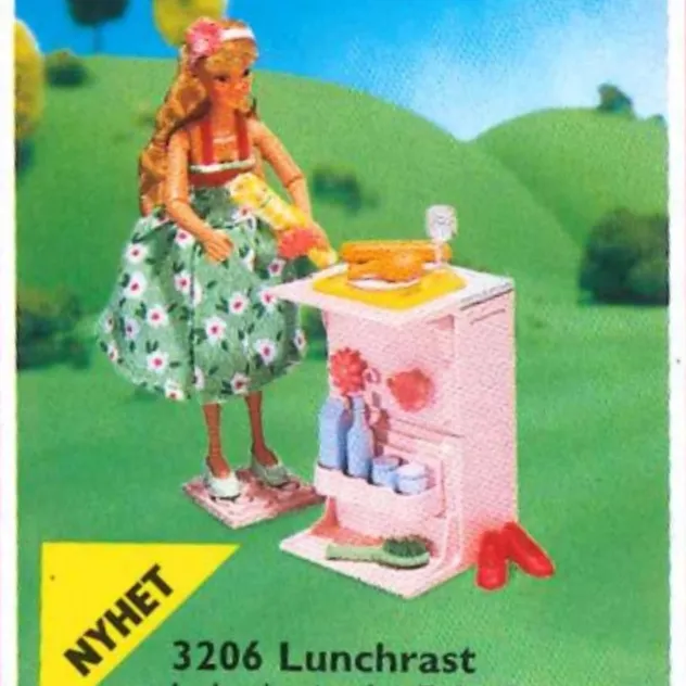 Ashley's Snack Time (Emma Making Lunch)