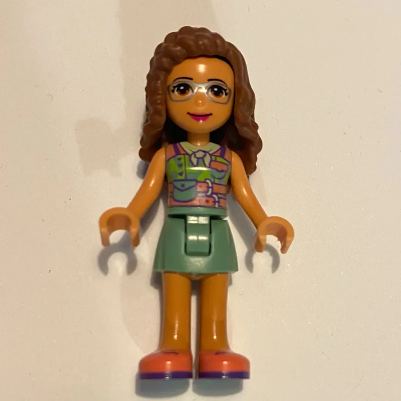 Olivia - Dark Pink Top, Sand Green Skirt, Reddish Brown Hair, Bow