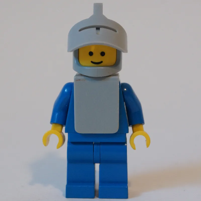 Knight (Yellow Castle) - Blue with Visor