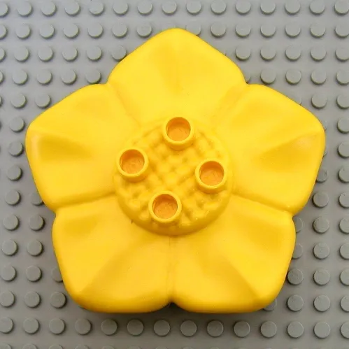 Duplo Plant, Flower 6 x 6 with 4 Top Studs