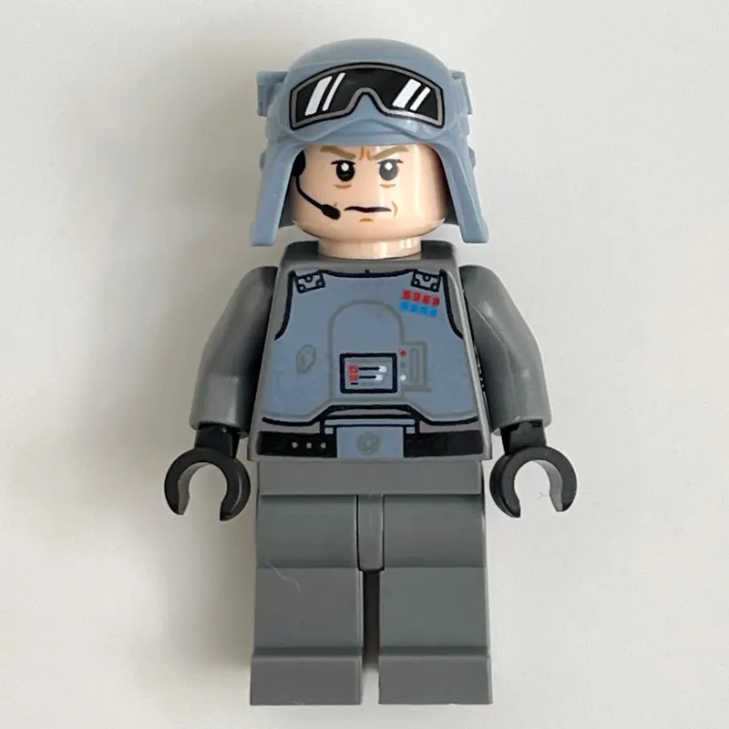 General Maximillian Veers, Sand Blue Helmet with Visor