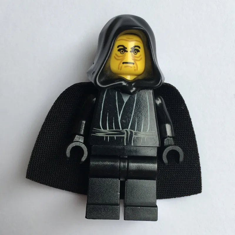 Emperor Palpatine, Yellow Skin, Black Hands