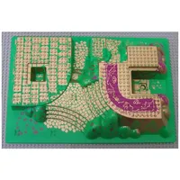 Baseplate Raised 32 x 48 x 6 with Front and Back Steps and Gold and Magenta Palace Print