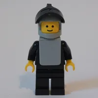 Knight (Yellow Castle) - Black with Visor