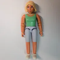 Belville Figure Articulated Elbows, Female, Light Yellow Hair, Light Violet Shorts, Medium Green Shirt