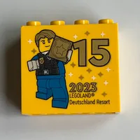 Brick 2 x 4 x 3 with 'LEGOLAND Deutschland Resort 15 2023', Police Officer (Besuchsmeister Gold) Print