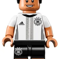 Mesut Özil (8)